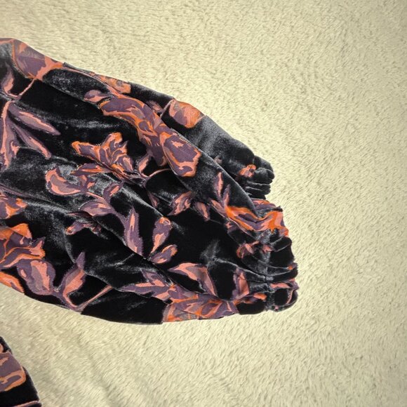 Sundance Women’s Floral Velvet Blouse Large Silk Blend Black Purple Keyhole Boho - Picture 8 of 8